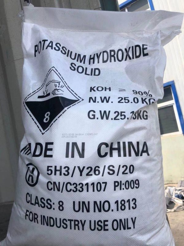 Hóa chất KOH 90% - Hóa Chất Quang Trung - Công Ty TNHH SX TM Quang Trung